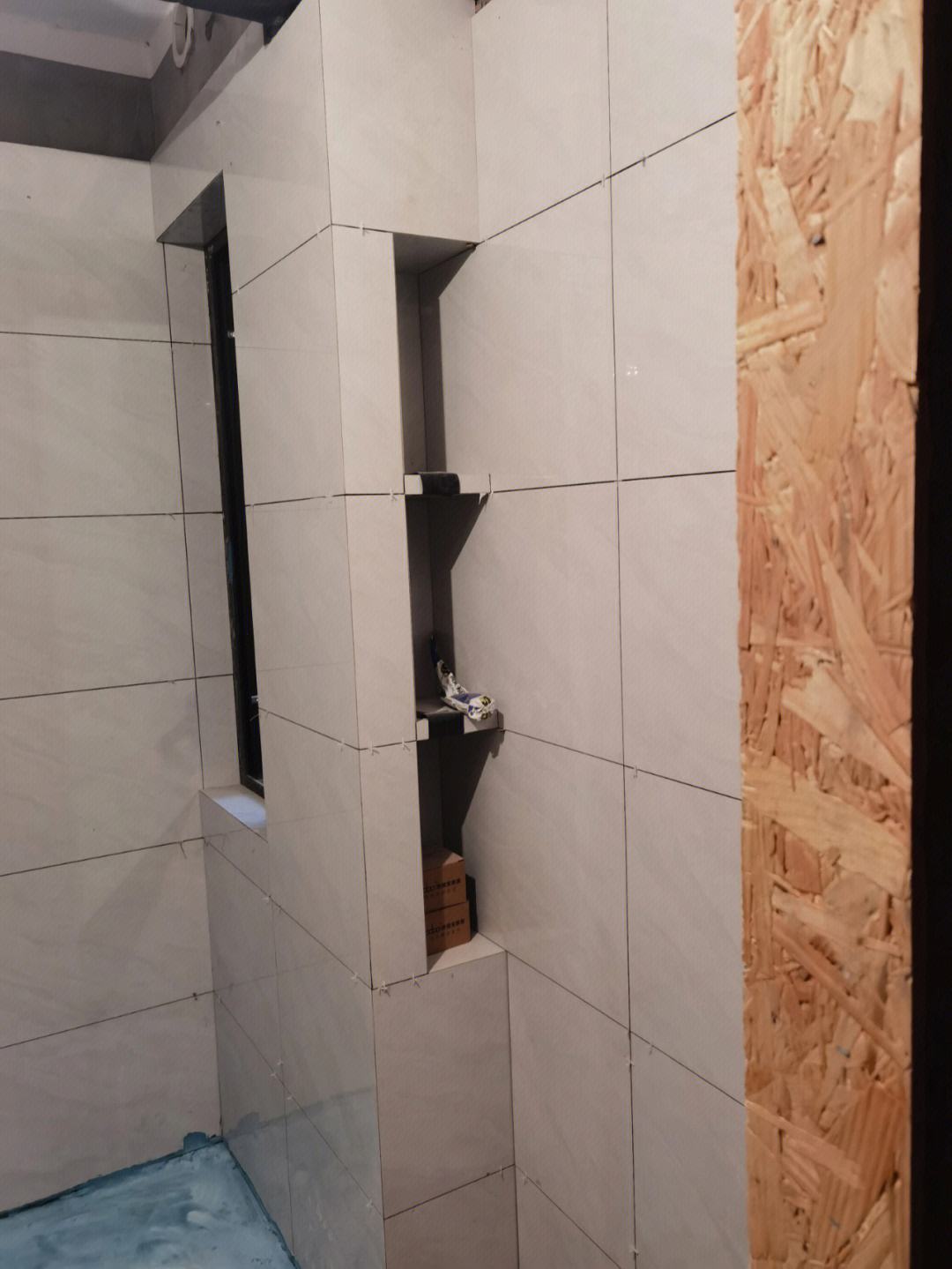 墙砖上打孔固定水管(墙砖水管开孔用什么机器)