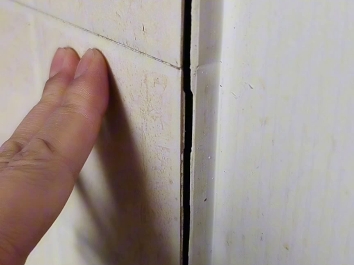 木地板砖翘起来了怎么修复(木地板砖翘起来了怎么修复呢)